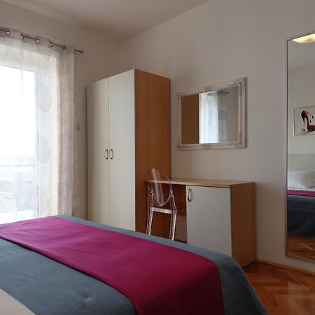 Apartments Denise Podgora Bagian luar foto