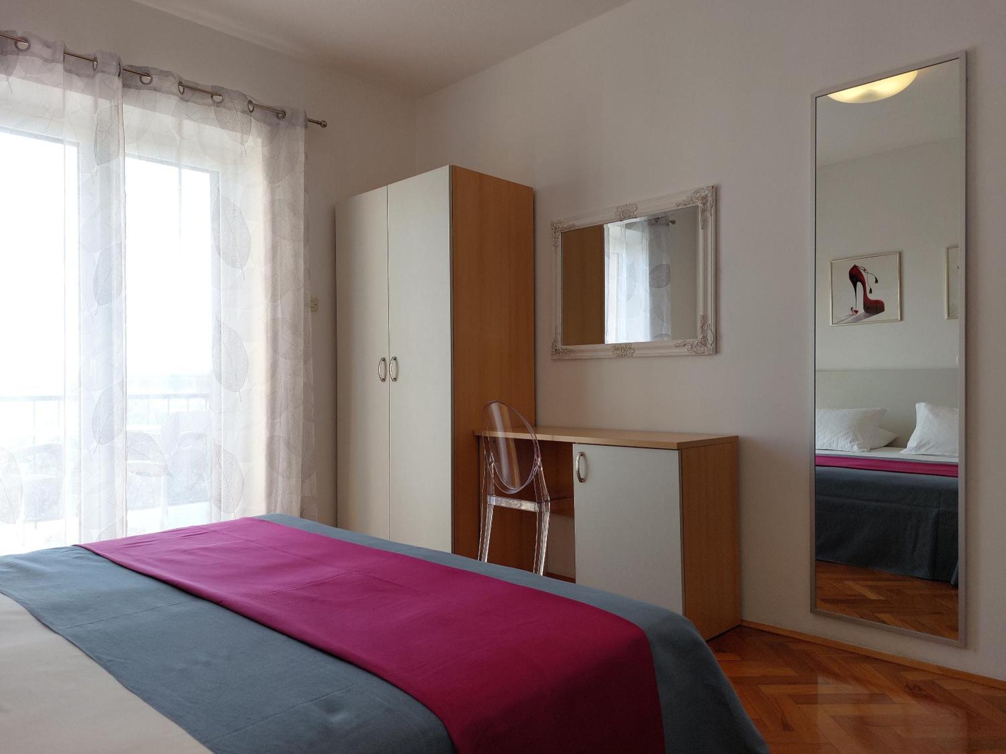 Apartments Denise Podgora Bagian luar foto