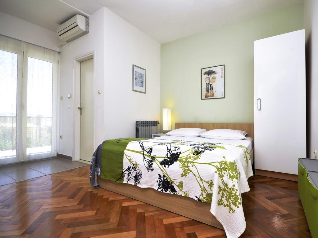 Apartments Denise Podgora Bagian luar foto