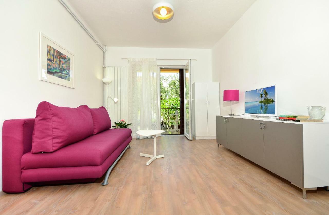 Apartments Denise Podgora Bagian luar foto